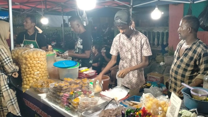 Mencicipi Kuliner India Di Bazar Tahipusam Binjai, Dari Manis Sampai Segar