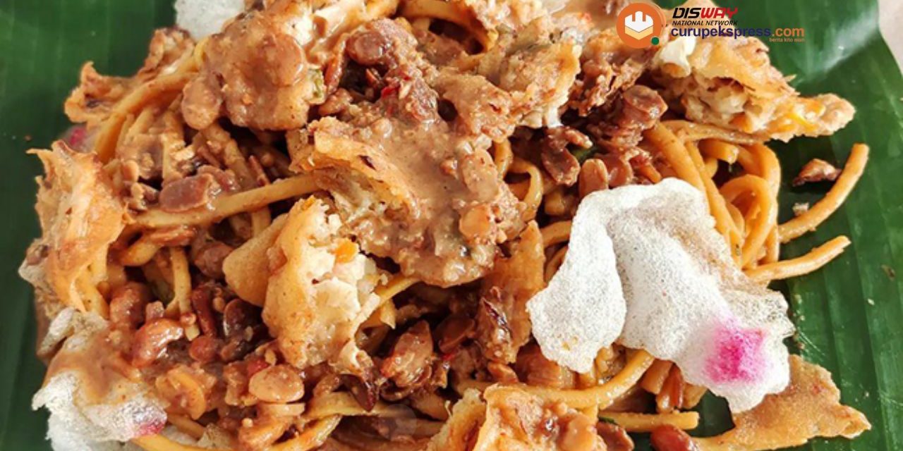 Mie Pecel: Lezatnya Mie Dan Kacang Pedas Manis Khas Indonesia