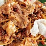 Mie Pecel: Lezatnya Mie Dan Kacang Pedas Manis Khas Indonesia