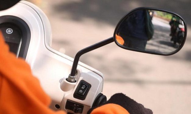 Posisi Kaca Spion Motor Matic: Hindari Blind Spot
