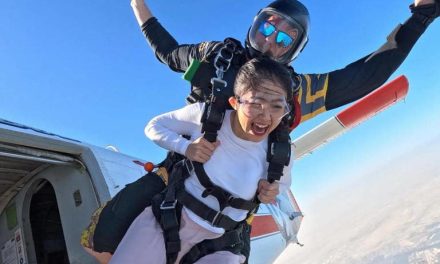 Menguji Adrenalin! Febby Rastanty Skydiving Di Dubai