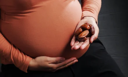 Ibu Hamil Dan Kurma: Camilan Sehat Aman Untuk Ibu & Janin