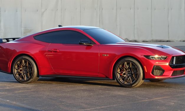 Mustang GT V8, Muscle Car Yang Tak Pernah Kehilangan Pesona