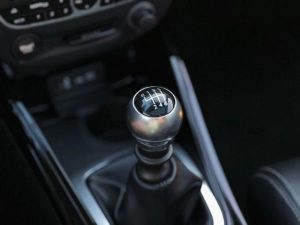 Di Era Matic, Mobil Manual Masih Bertahan: Ini Penyebabnya