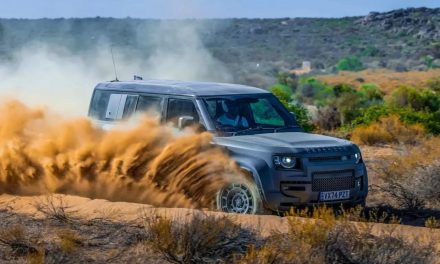 Defender OCTA: SUV Tangguh Dengan Performa Ekstrem