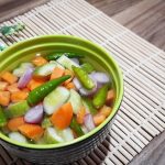 Acar Punya Probiotik Baik Untuk Usus, Tapi Jangan Berlebihan!