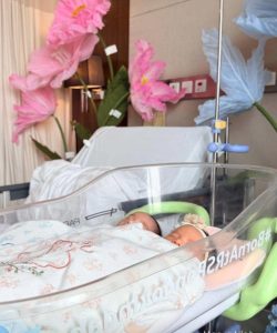 Selamat Nanda Arsyinta! Bayi Kembar Lahir Di Tanggal Cantik