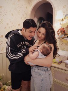 Momen Bahagia! Alyssa Daguise Rayakan 3 Bulan Soleil Zephora Ghazali
