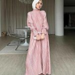 Anti Ribet! OOTD Hijab Dengan Gamis Plisket Yang Tetap Elegan