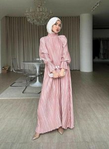 Anti Ribet! OOTD Hijab Dengan Gamis Plisket Yang Tetap Elegan