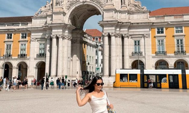 Pesona Angela Gilsha Saat Liburan Di Lisbon, Cantik Dan Stylish!