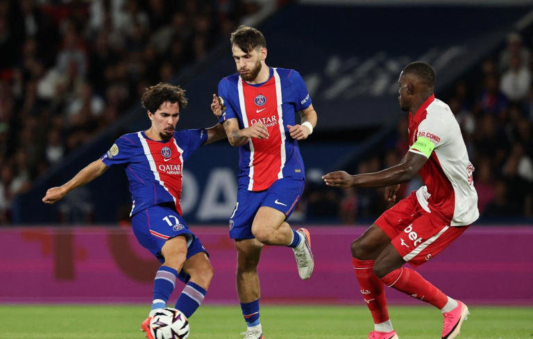PSG Terpuruk Di Ligue 1, Luis Enrique Bicara Soal Calon Juara