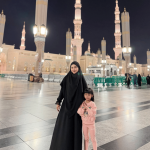 Bikin Adem, Potret Ria Ricis Dan Moana Di Masjidil Haram